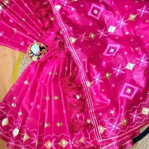 জামদানী মোটিভ স্কিন প্রিন্ট শাড়ি ( ব্লাউজ পিস সহ )